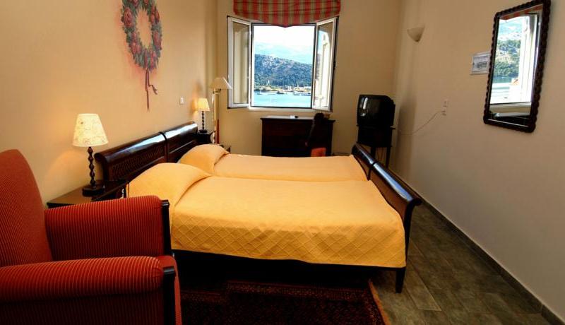 Aenos Hotel