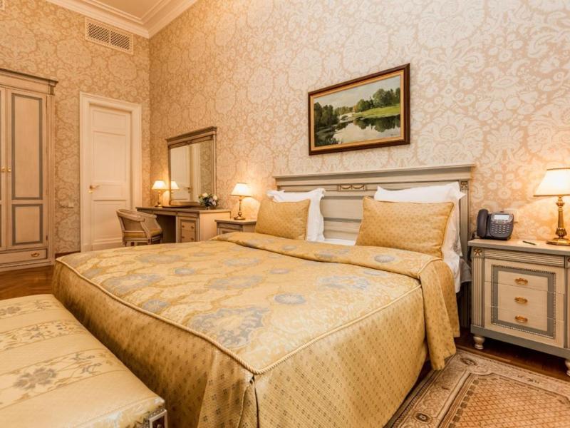 Петровский Путевой Дворец