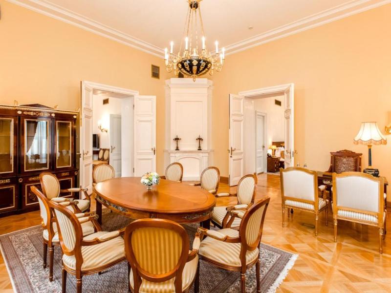 Петровский Путевой Дворец