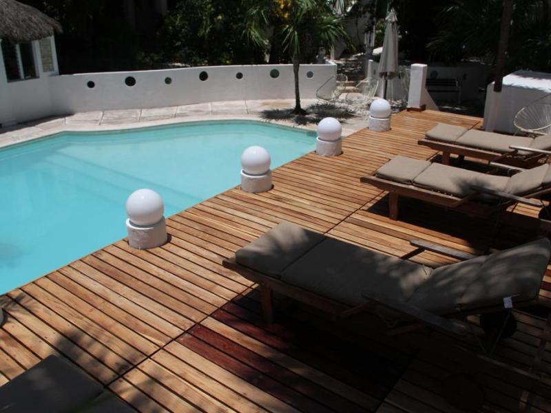 Tropical Casablanca Party Hotel