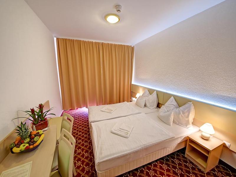 Ket Korona Konferencia es Wellness Hotel