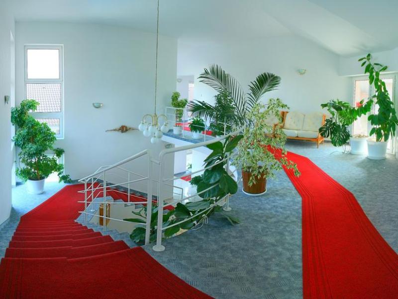 Ket Korona Konferencia es Wellness Hotel