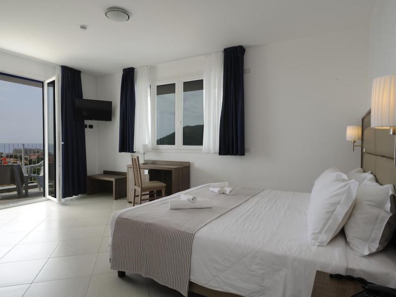 Ai Pozzi Village Hotel & Residence 
