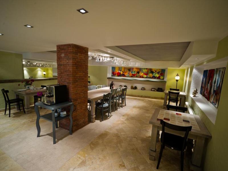 №12 Boutique Hotel