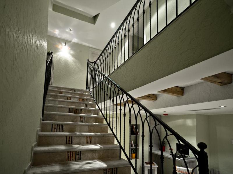 №12 Boutique Hotel