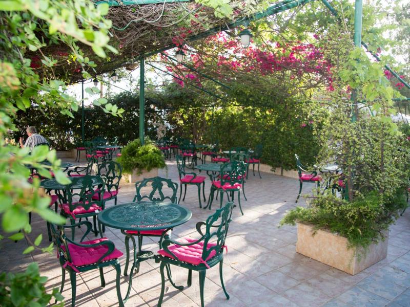 Summery Hotel