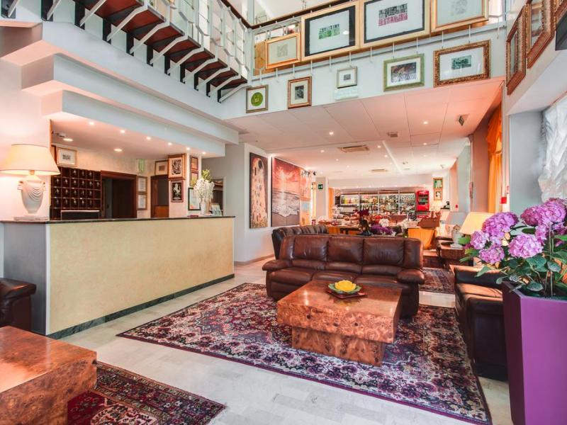 Hotel Nadir