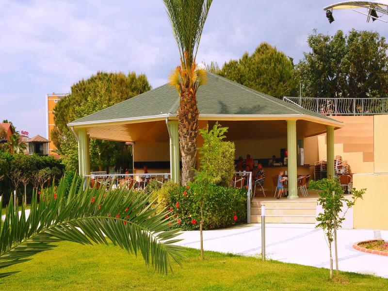 Insula Resort & Spa