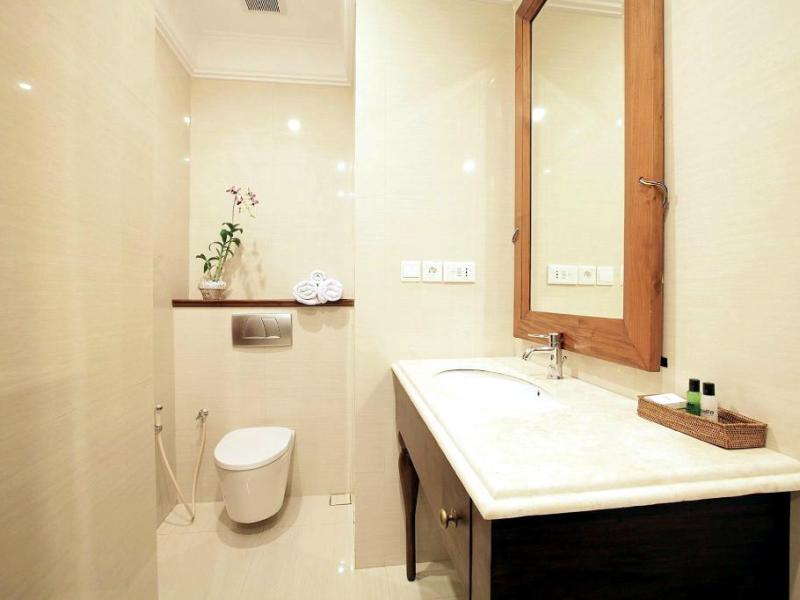 Seminyak Lagoon All Suites Hotel