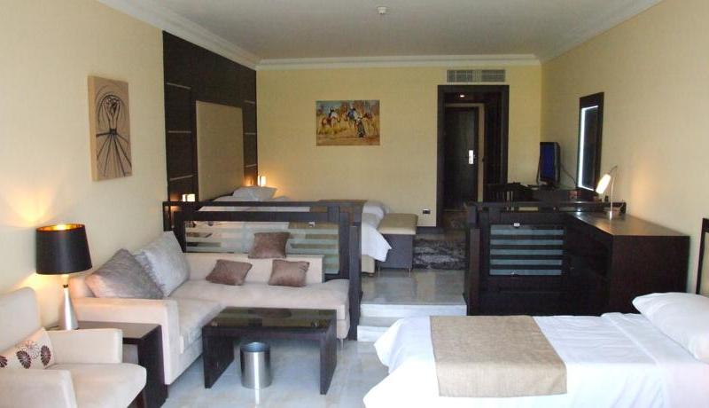 Cataract Pyramids Resort