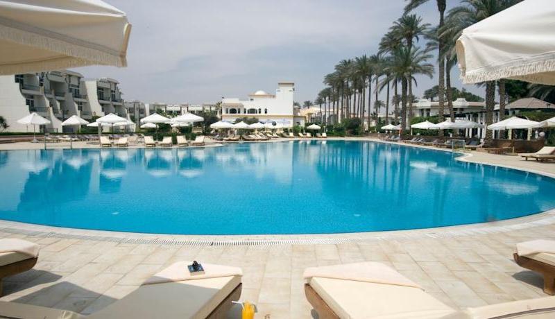 Cataract Pyramids Resort