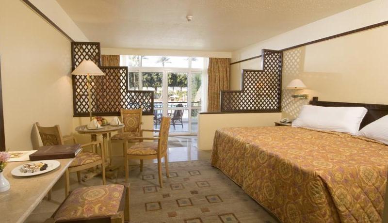 Cataract Pyramids Resort