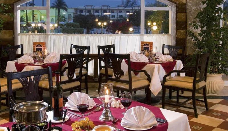 Cataract Pyramids Resort