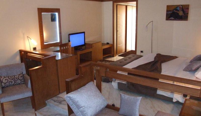 Cataract Pyramids Resort