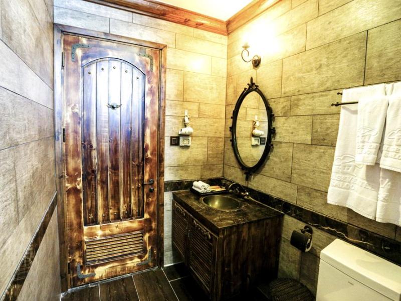 Seventeen Saloon Hotel