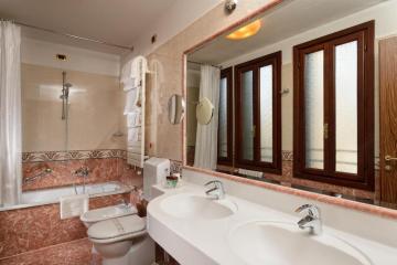 Отель Albergo Cavalletto & Doge Orseolo Италия, Венеция, фото 7
