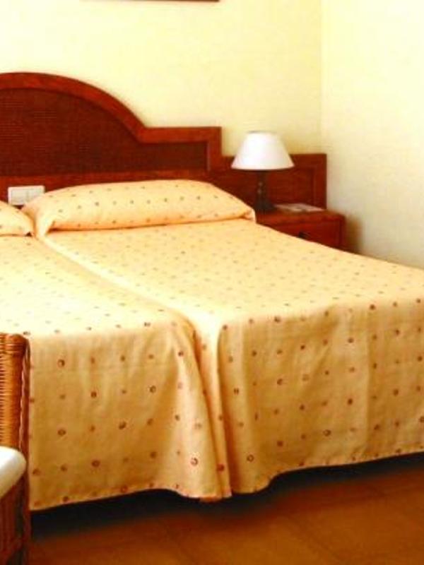 Hotel Izan Cavanna