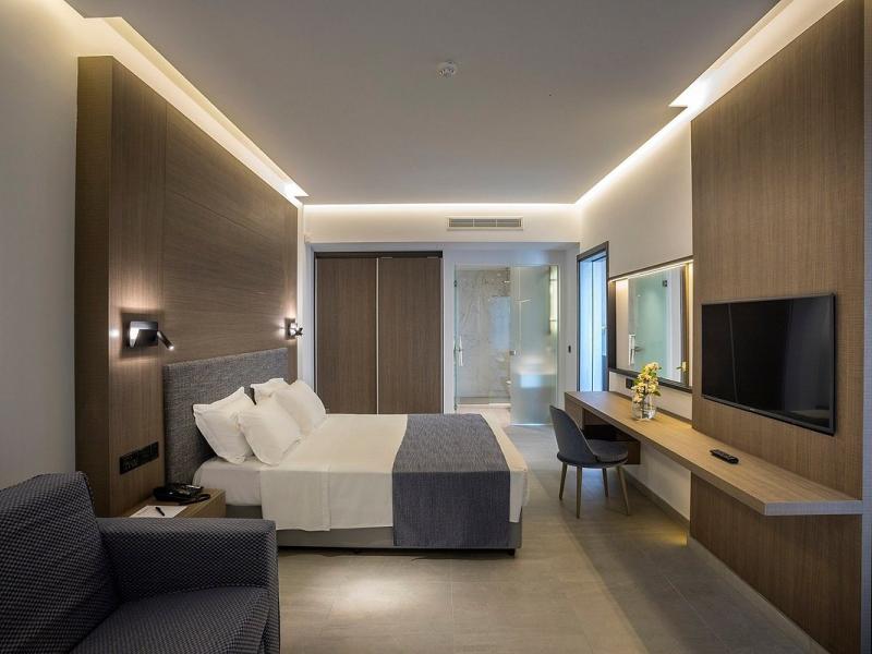 Cavo Maris Beach Hotel