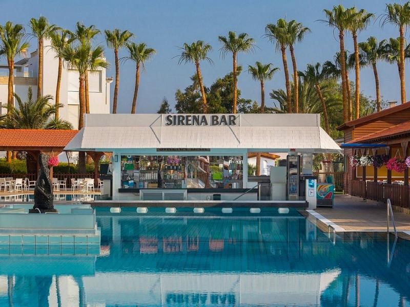 Cavo Maris Beach Hotel