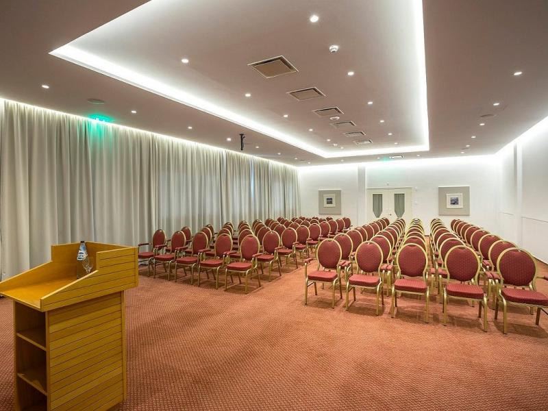 Cavo Maris Beach Hotel