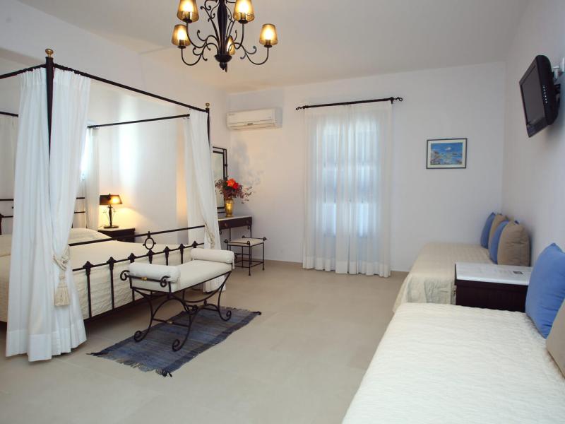 Pyrgaki Hotel