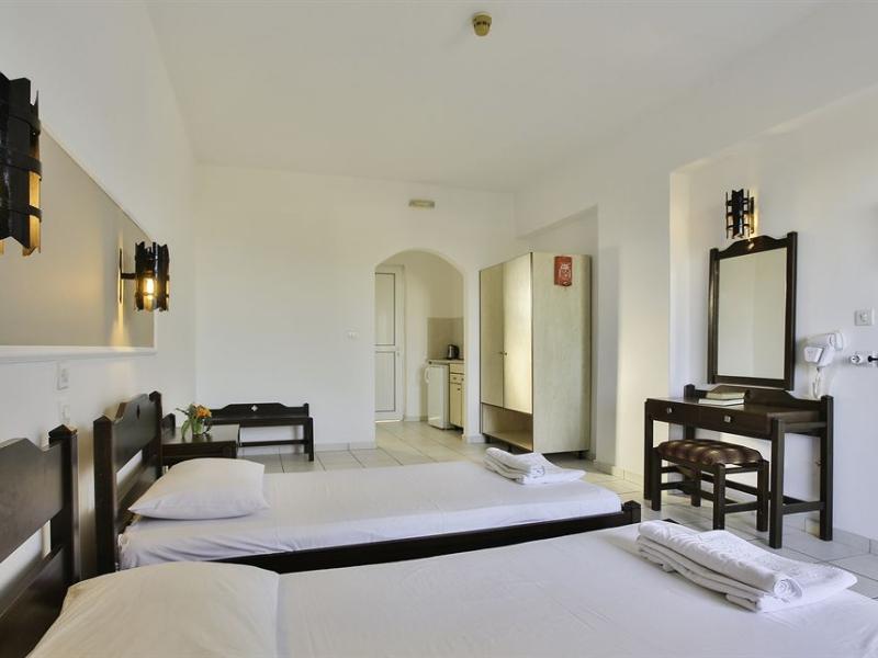 Hillside Studios & Apartments