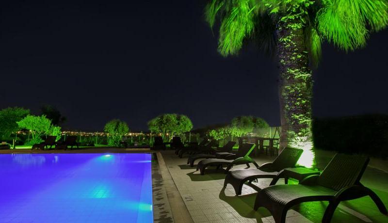 Hillside Studios & Apartments