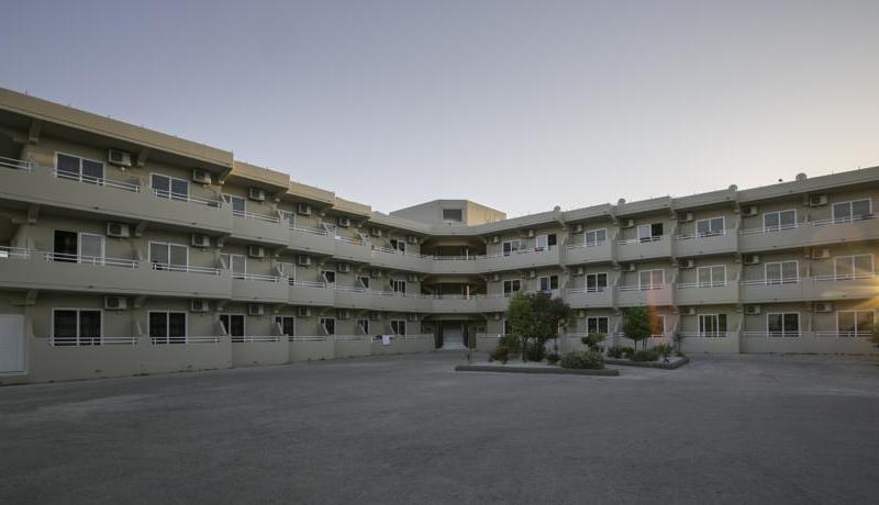 Hillside Studios & Apartments