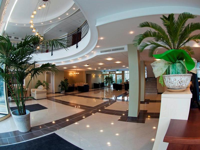 Calimbra Wellnes es Konferencia Hotel