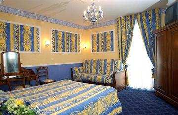 Les 13 Assiettes Hotel Le Val-Saint-Pere