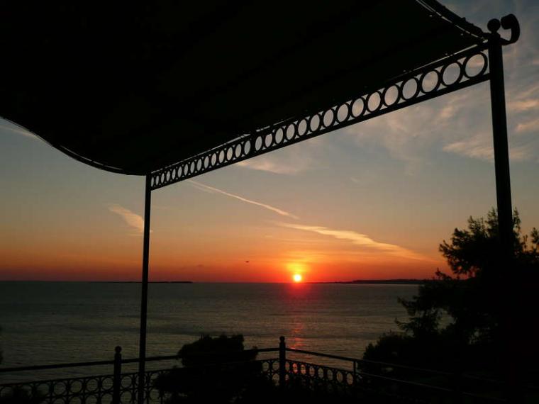 Avra Private Suites