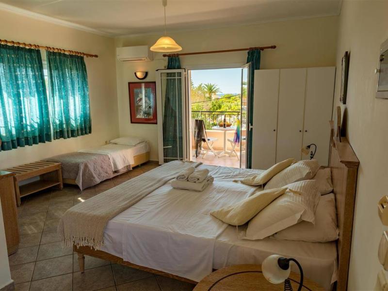 Sotiris Studios & Apartments
