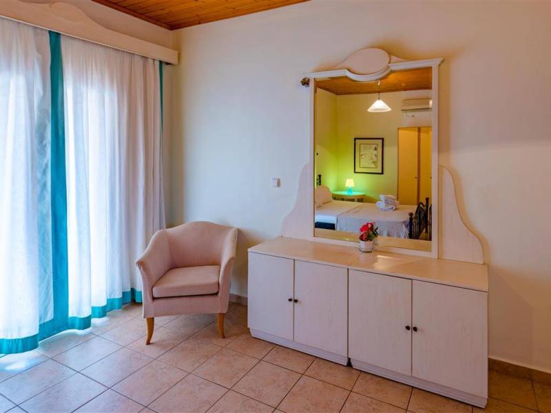 Sotiris Studios & Apartments