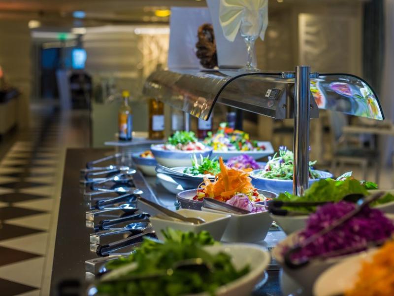 Adams Beach Deluxe Wing