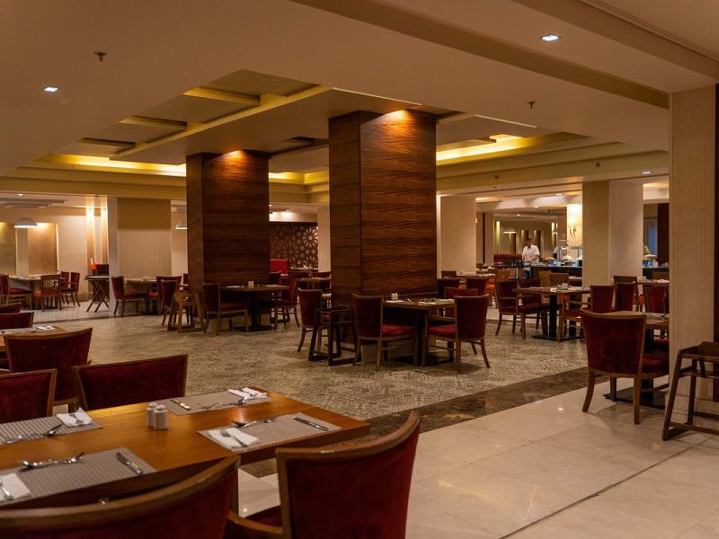 Movenpick Resort Soma Bay