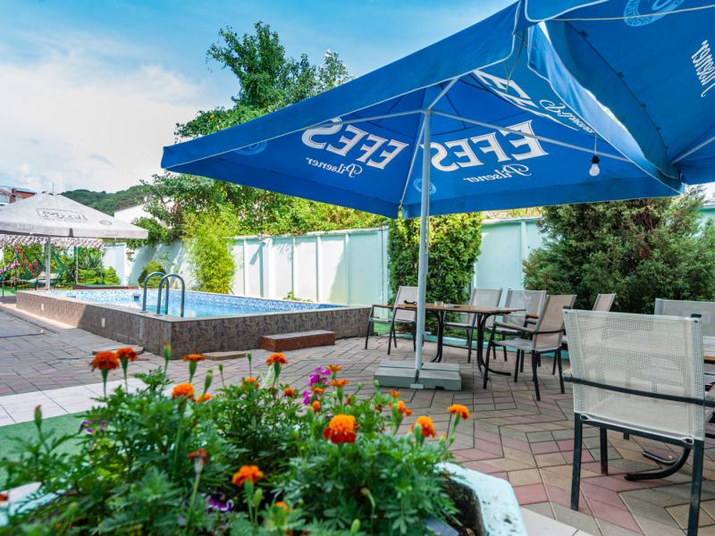 Максим