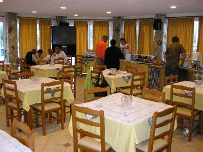 Village Inn Laganas