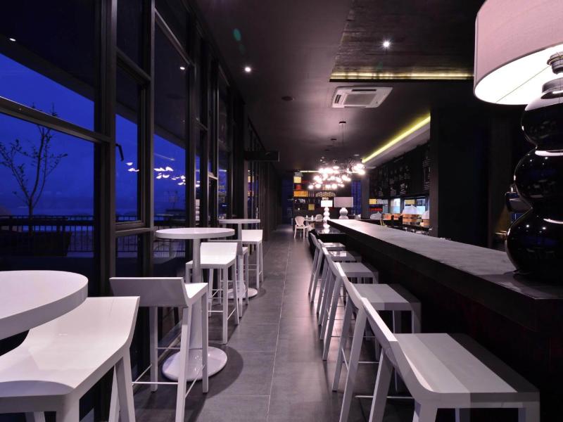 The Sea Galleri by Katathani