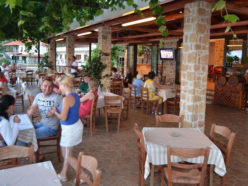 Agorastos Hotel & Taverna