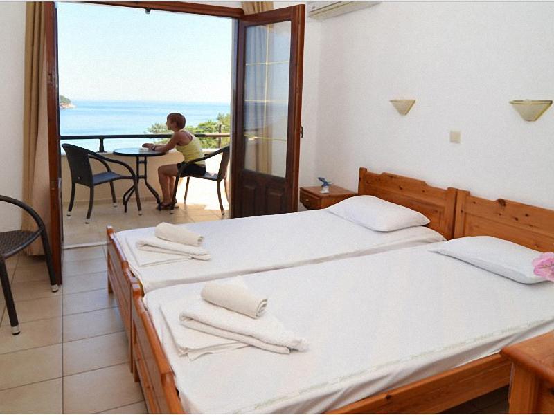 Agorastos Hotel & Taverna