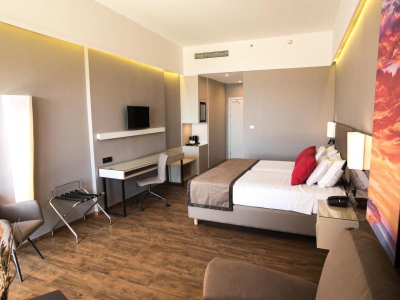 Ramada Plaza Thraki