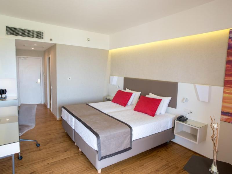 Ramada Plaza Thraki