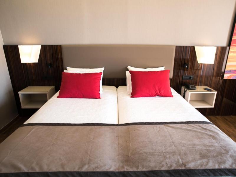 Ramada Plaza Thraki