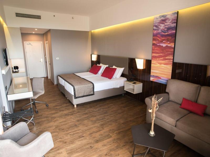 Ramada Plaza Thraki