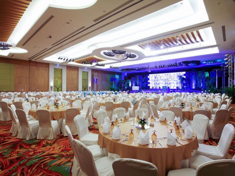 Centara Grand Mirage Beach Resort