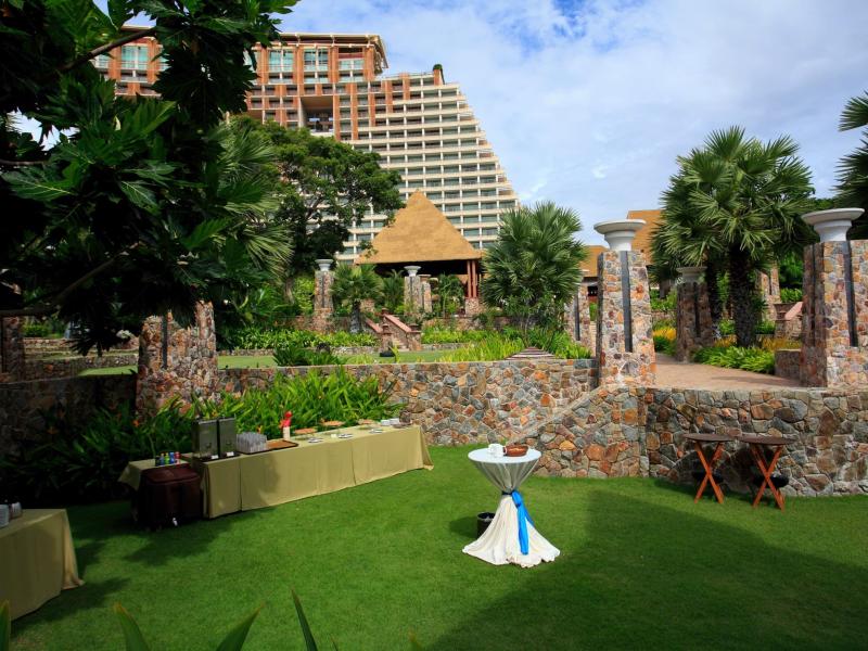 Centara Grand Mirage Beach Resort