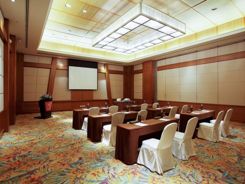 Centara Grand Mirage Beach Resort