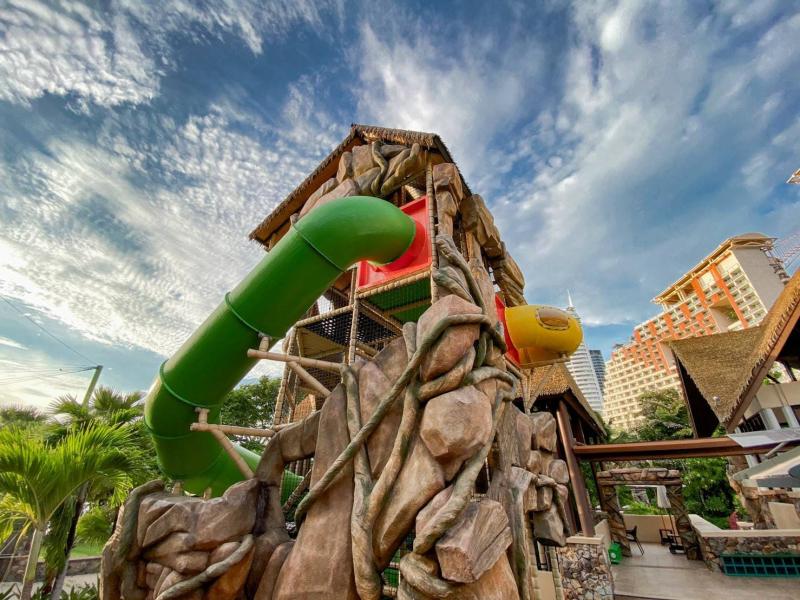 Centara Grand Mirage Beach Resort