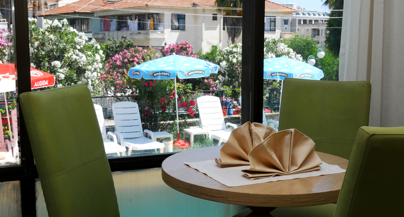 Avisos Hotel & Apartments