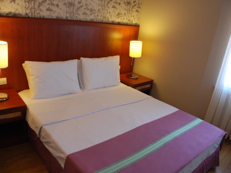 Avisos Hotel & Apartments